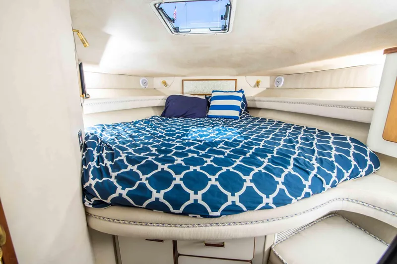 Slide: The Image of Sea Ray 450 Sundancer 1995 - 28