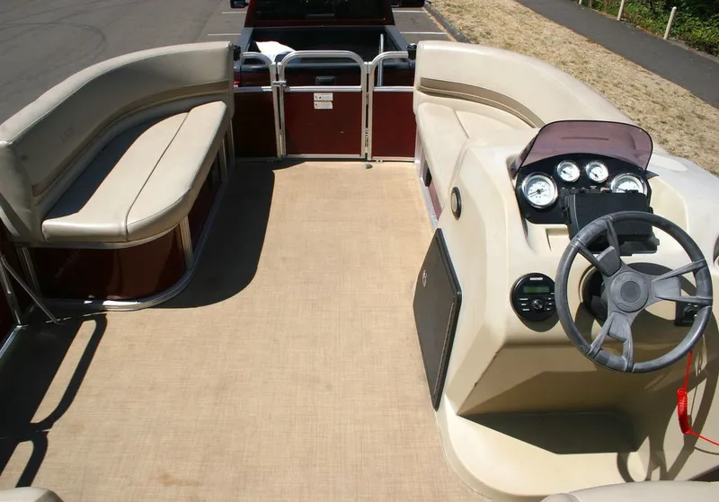 Slide: The Image of Lowe Boats Ultra 180 Cruise 2016 - 7