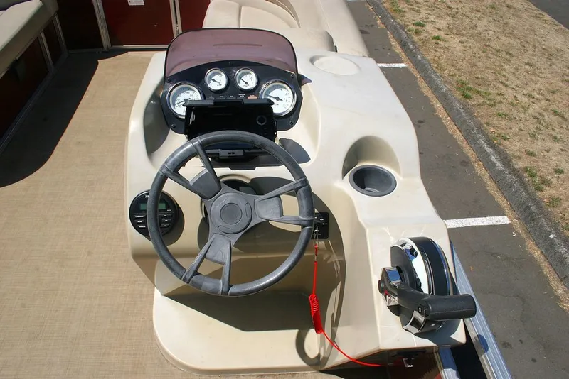 Slide: The Image of Lowe Boats Ultra 180 Cruise 2016 - 6
