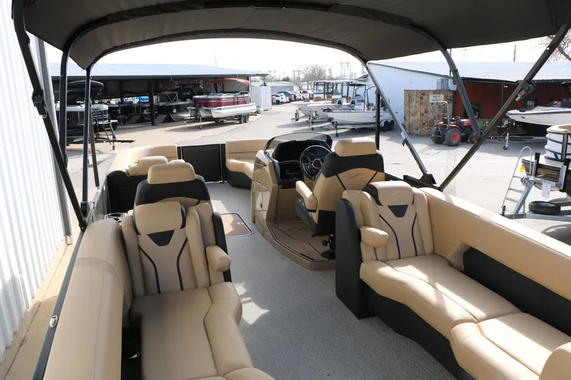 Slide: The Image of EVOTTI 725QL Tri-Toon 2026 - 32