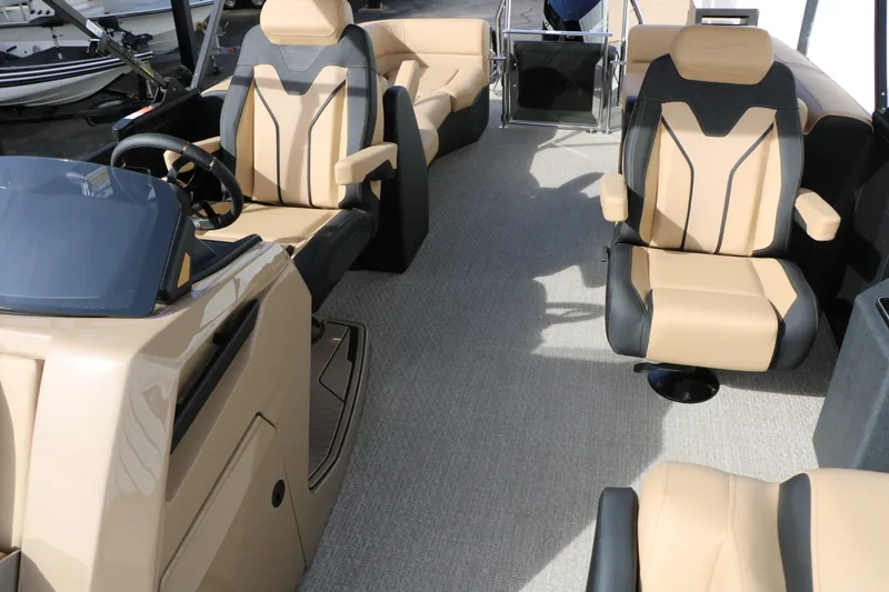 Slide: The Image of EVOTTI 725QL Tri-Toon 2026 - 43