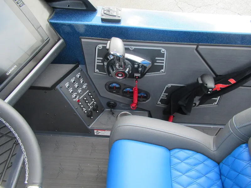 Slide: The Image of Vexus DVX 22 S 2025 - 10