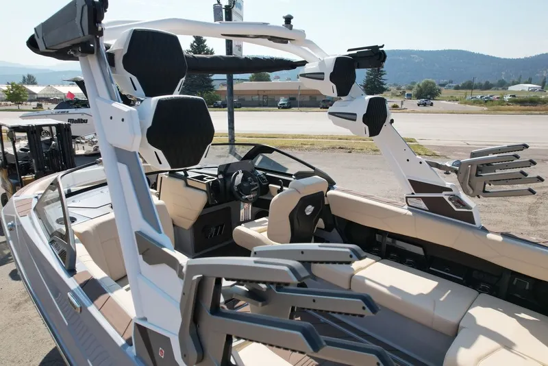 Slide: The Image of Malibu 23 LSV 2027 - 17