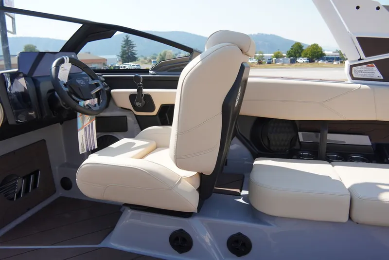 Slide: The Image of Malibu 23 LSV 2027 - 22