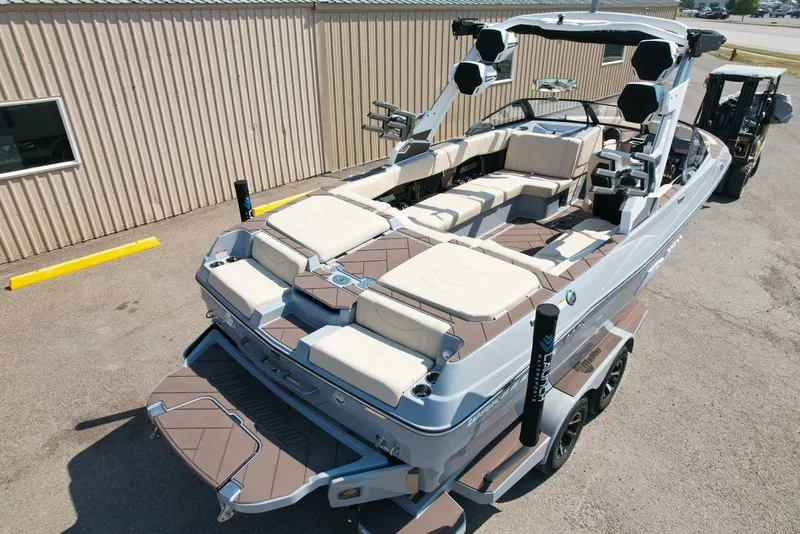 Slide: The Image of Malibu 23 LSV 2027 - 6