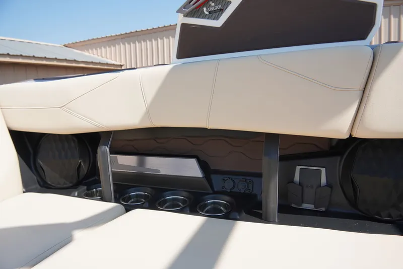 Slide: The Image of Malibu 23 LSV 2027 - 34