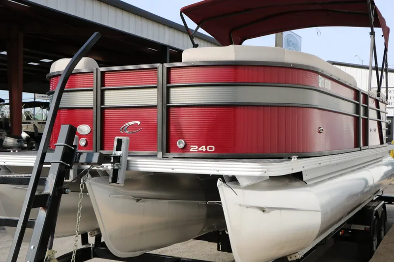 Slide: The Image of Crest Pontoons Crest II 240SL 2019 - 10