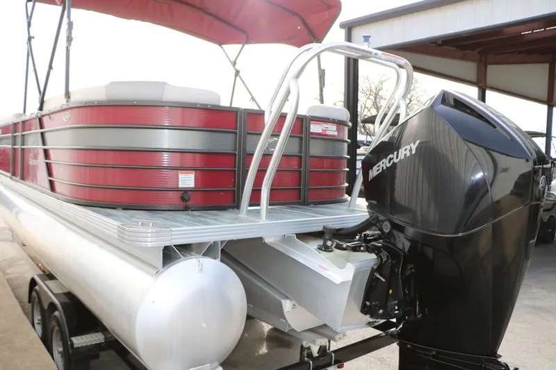 Slide: The Image of Crest Pontoons Crest II 240SL 2019 - 16