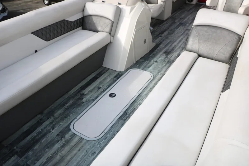 Slide: The Image of Crest Pontoons Crest II 240SL 2019 - 24