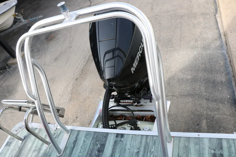 Slide: The Image of Crest Pontoons Crest II 240SL 2019 - 29