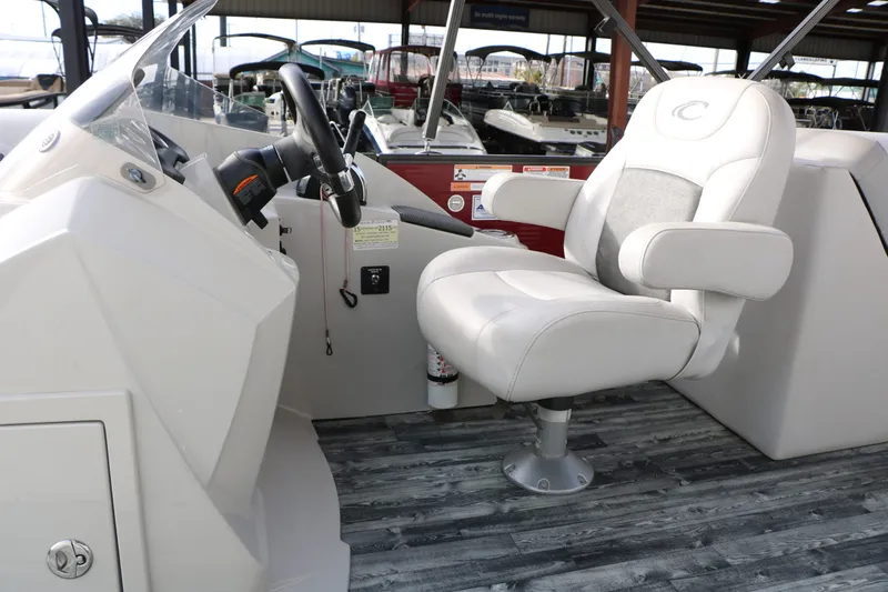 Slide: The Image of Crest Pontoons Crest II 240SL 2019 - 35