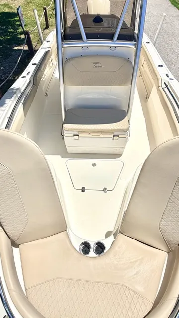 Slide: The Image of Pioneer 222 Sportfish 2011 - 16