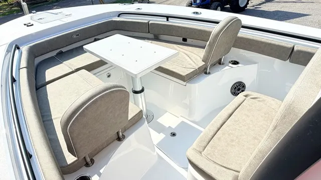 Slide: The Image of Sea Hunt Gamefish 27 FS 2026 - 23