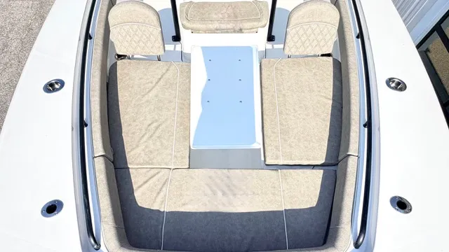 Slide: The Image of Sea Hunt Gamefish 27 FS 2026 - 27