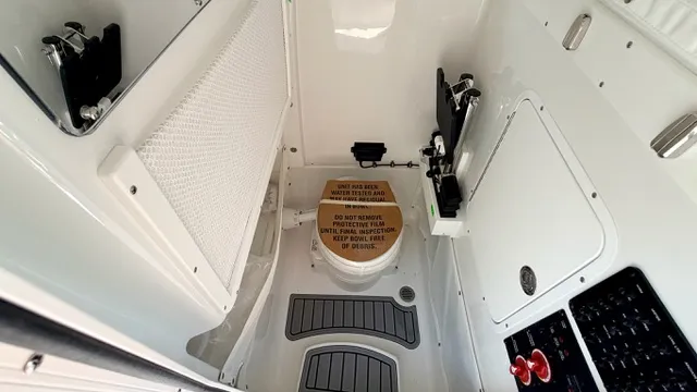 Slide: The Image of Sea Hunt Gamefish 27 FS 2026 - 32