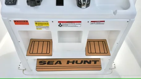 Slide: The Image of Sea Hunt Ultra 255SE 2026 - 13