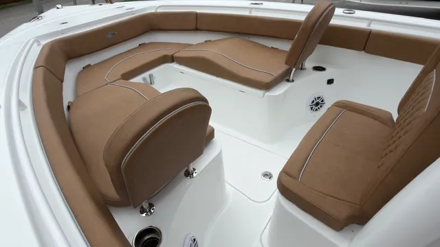 Slide: The Image of Sea Hunt Ultra 255SE 2026 - 23