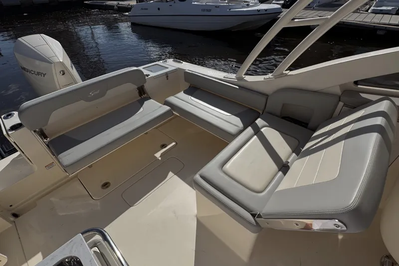 Slide: The Image of Scout 240 Dorado 2024 - 10