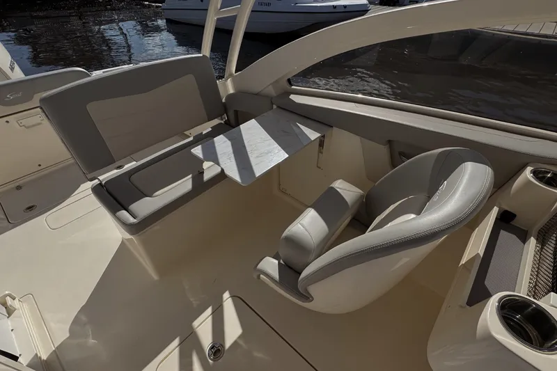 Slide: The Image of Scout 240 Dorado 2024 - 9