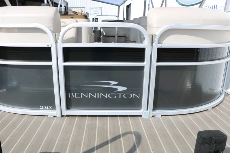 Slide: The Image of Bennington 21SLX 2015 - 20