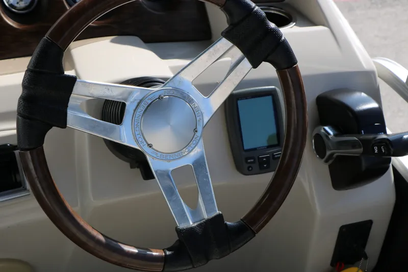 Slide: The Image of Bennington 21SLX 2015 - 39