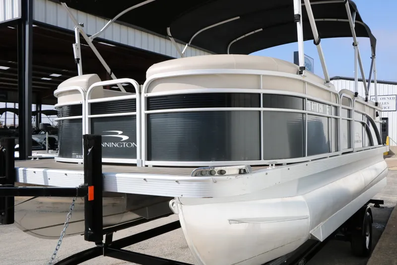 Slide: The Image of Bennington 21SLX 2015 - 7