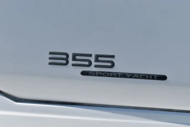 Slide: The Image of Monterey 355SY 2019 - 2