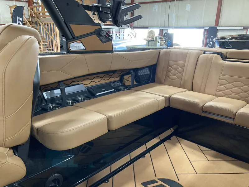 Slide: The Image of Malibu 23 LSV 2027 - 8