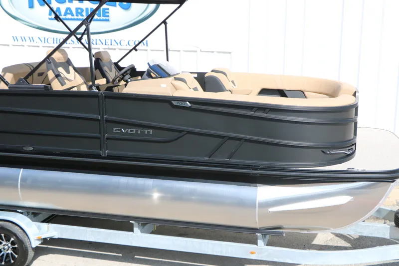 Slide: The Image of EVOTTI 723 CS Tri-Toon 2026 - 16