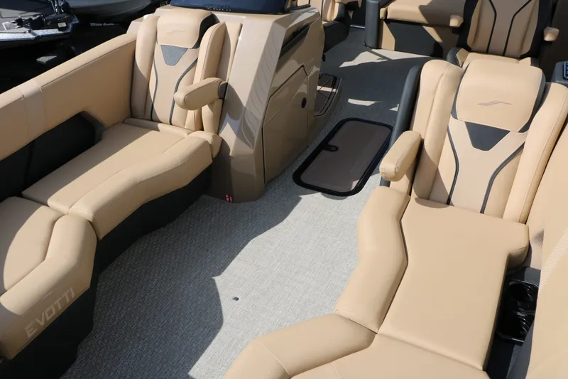 Slide: The Image of EVOTTI 723 CS Tri-Toon 2026 - 28