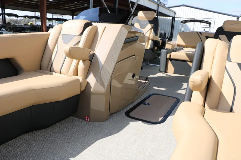 Slide: The Image of EVOTTI 723 CS Tri-Toon 2026 - 30