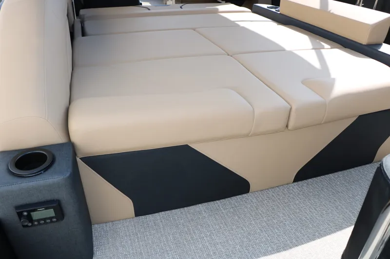 Slide: The Image of EVOTTI 723 CS Tri-Toon 2026 - 32