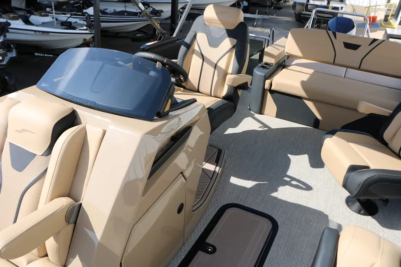 Slide: The Image of EVOTTI 723 CS Tri-Toon 2026 - 38