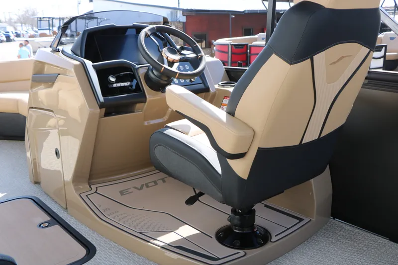 Slide: The Image of EVOTTI 723 CS Tri-Toon 2026 - 40