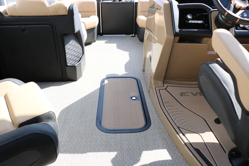 Slide: The Image of EVOTTI 723 CS Tri-Toon 2026 - 49