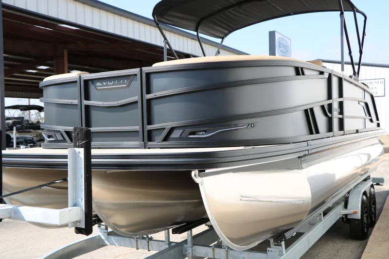 Slide: The Image of EVOTTI 723 CS Tri-Toon 2026 - 6