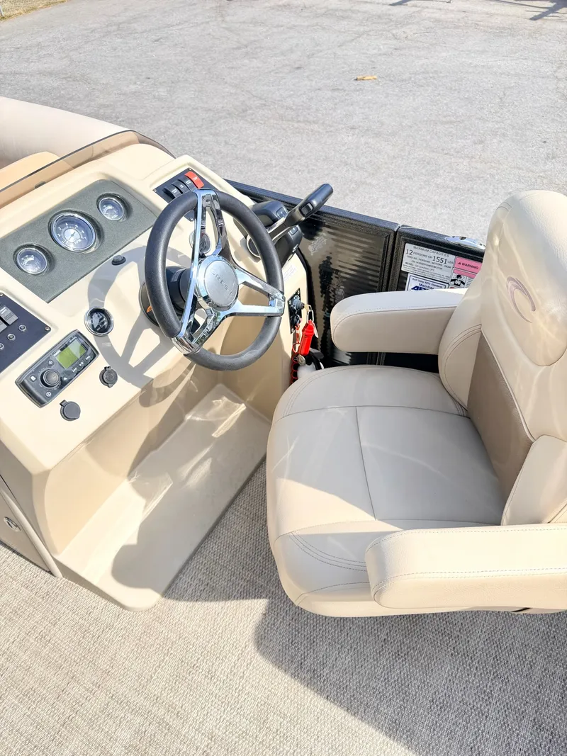Slide: The Image of Crest Classic 220 SLC 2021 - 13