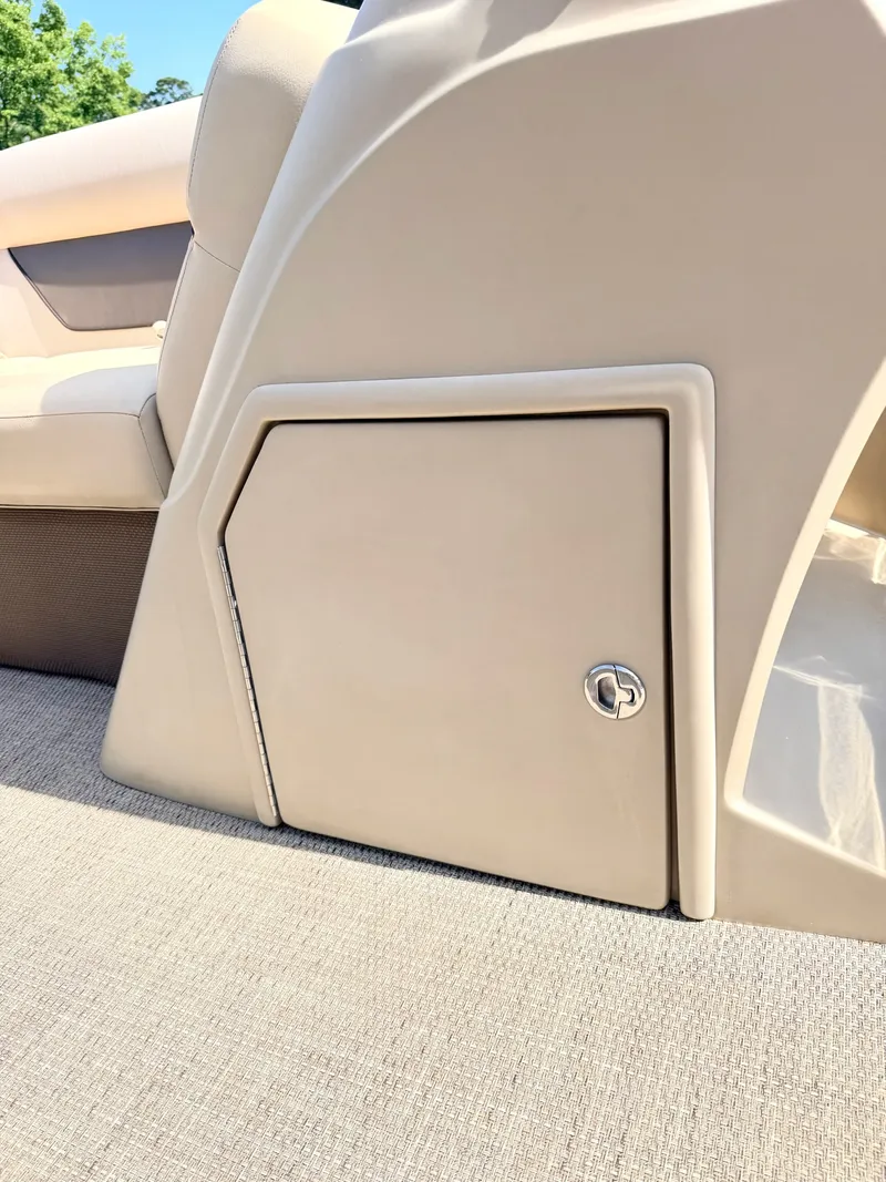 Slide: The Image of Crest Classic 220 SLC 2021 - 15