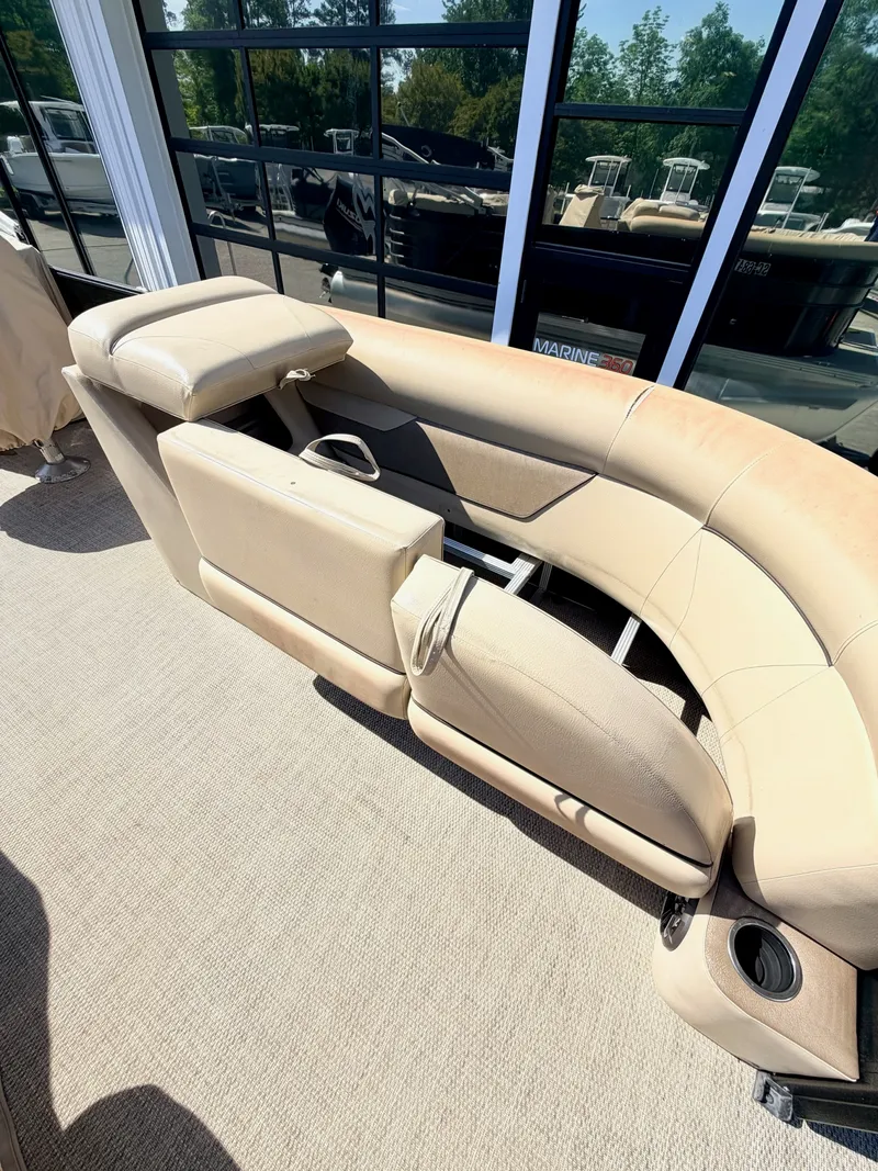 Slide: The Image of Crest Classic 220 SLC 2021 - 6