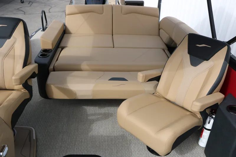 Slide: The Image of EVOTTI 521 CS Tri-Toon 2026 - 32