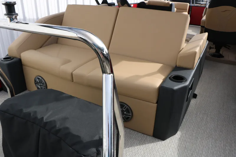 Slide: The Image of EVOTTI 521 CS Tri-Toon 2026 - 33