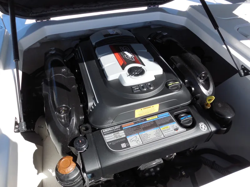 Slide: The Image of Chaparral 21 SSi 2026 - 17