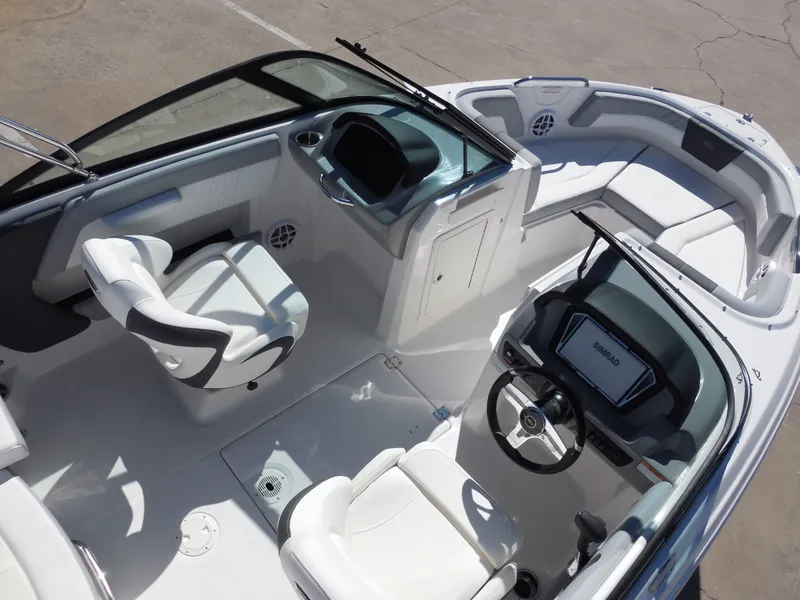 Slide: The Image of Chaparral 21 SSi 2026 - 18