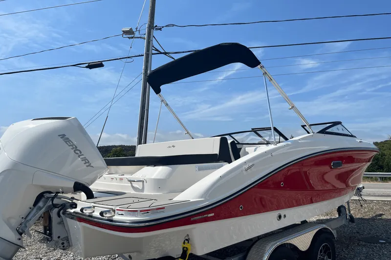 Slide: The Image of Sea Ray SPX 210 Outboard 2025 - 14