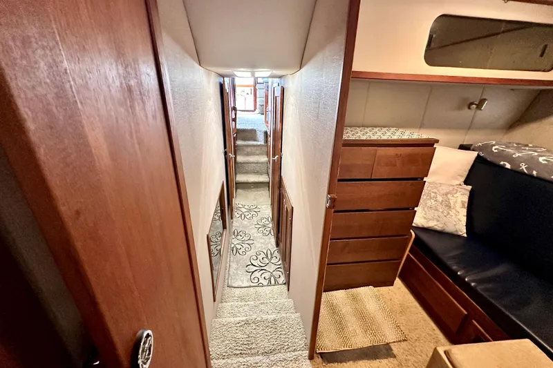 Slide: The Image of Bayliner 4588 Pilothouse 1993 - 17