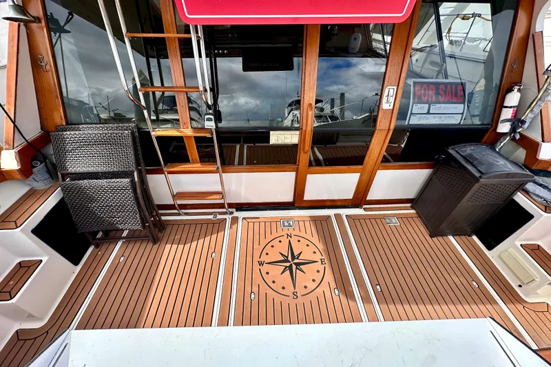 Slide: The Image of Bayliner 4588 Pilothouse 1993 - 22