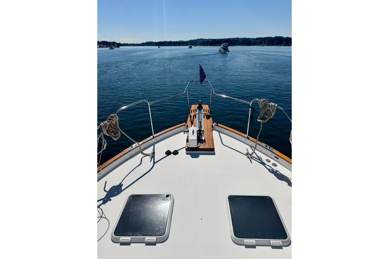 Slide: The Image of Bayliner 4588 Pilothouse 1993 - 26