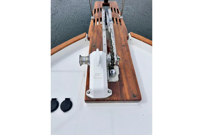 Slide: The Image of Bayliner 4588 Pilothouse 1993 - 27