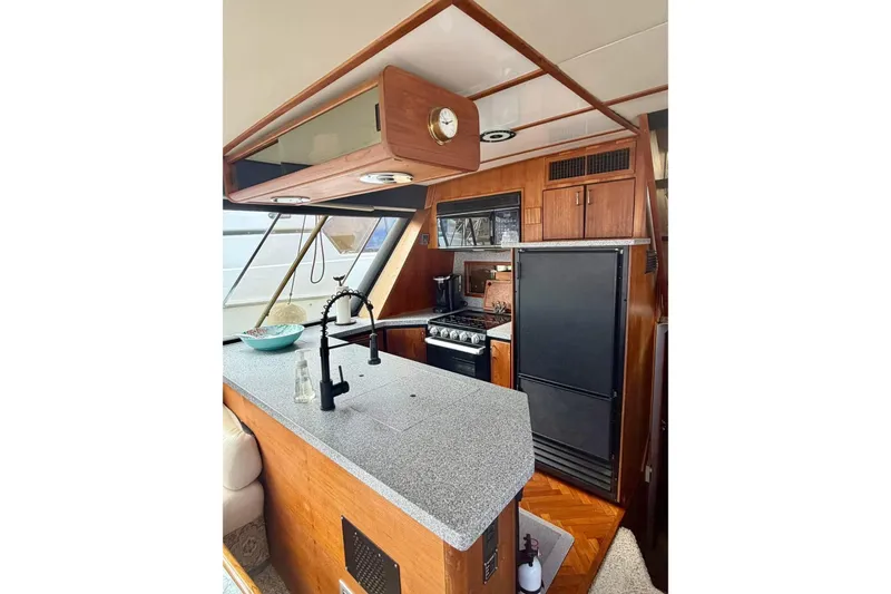 Slide: The Image of Bayliner 4588 Pilothouse 1993 - 9