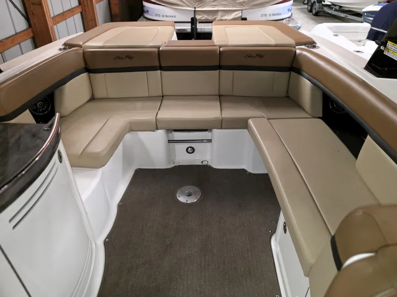 Slide: The Image of Sea Ray 270SLX 2014 - 6